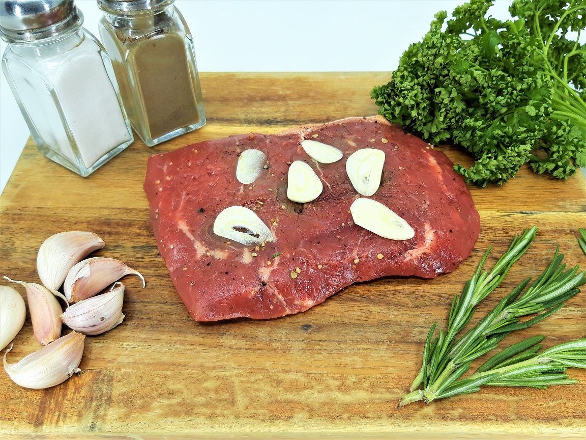 Beef Striploin Steak 250g garlic / Hovězí Striploin Steak s česnekem 250g